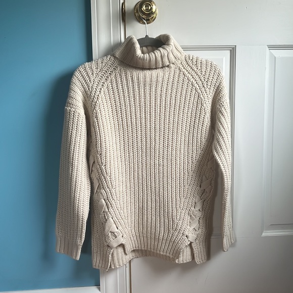 Urban Heritage cream turtleneck - Picture 2 of 2